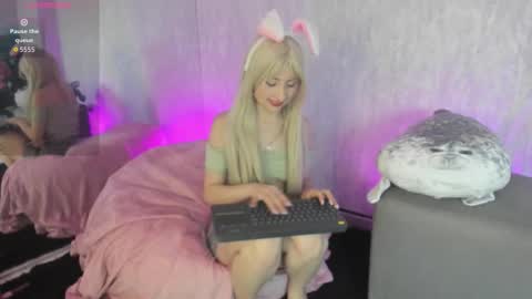 Snapshot of arimonoban chatting on November 2025 12:05:02 PM Ariel online show from November 2025 12:05:02 PM