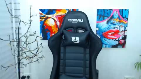 arinabelle online show from November 2025 01:00:02 AM