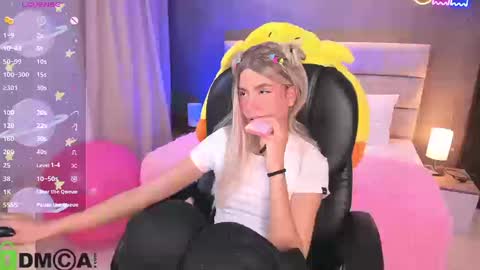 Ari  online show from September 2025 09:36:02 PM