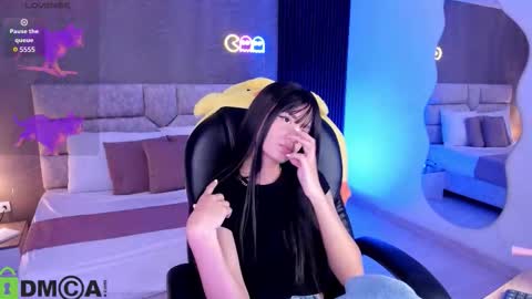 Ari  online show from October 2025 10:21:02 PM