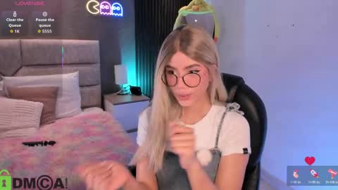 Ari  online show from April 2026 08:46:02 PM