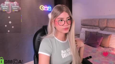 Ari  online show from May 2026 08:04:04 PM