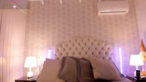 Ari Robert online show from December 2025 02:16:01 AM