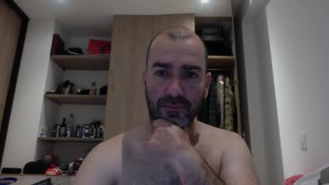 aristi11 online show from October 2025 04:00:02 AM