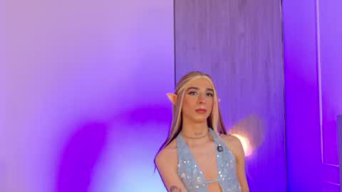 Snapshot of arivega chatting on April 2026 06:19:01 AM Nice to meet you thumb up me please its important I LOOK MY BIO DOWN online show from April 2026 06:19:01 AM