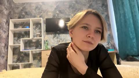 Stephanie online show from December 2025 10:33:01 AM