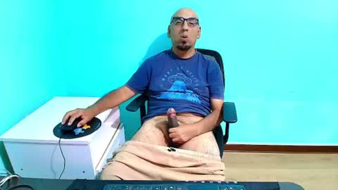 arnelux72 online show from June 2026 06:29:02 AM