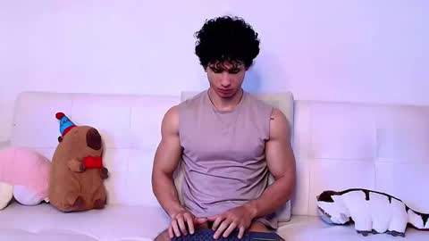 Snapshot of arnold_black69 chatting on December 2024 08:01:02 PM arnold black online show from December 2024 08:01:02 PM