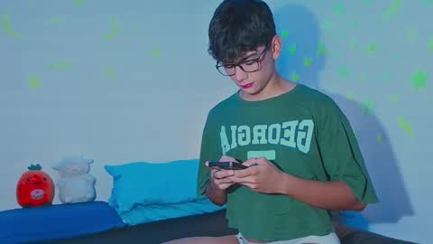 Snapshot of arnold_laurent chatting on December 2024 12:02:01 AM Arnold online show from December 2024 12:02:01 AM