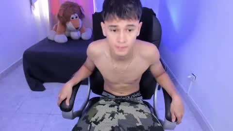 Snapshot of aron_boyy chatting on February 2026 07:48:01 PM Aaron online show from February 2026 07:48:01 PM