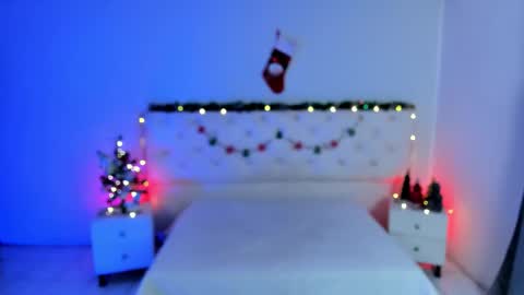 Aron cruz  online show from December 2025 01:28:02 PM