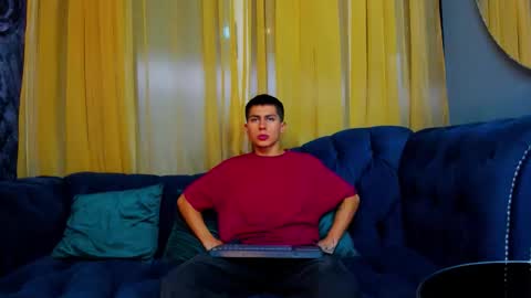 Snapshot of aron_pulse chatting on January 2026 01:38:01 PM aron_pulse online show from January 2026 01:38:01 PM