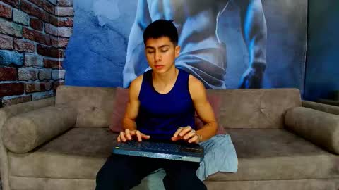 Snapshot of aron_pulse chatting on February 2026 01:51:01 PM aron_pulse online show from February 2026 01:51:01 PM