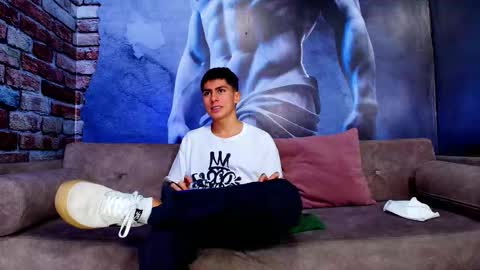 Snapshot of aron_pulse chatting on March 2026 01:51:01 PM aron_pulse online show from March 2026 01:51:01 PM