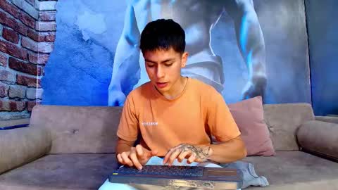 Snapshot of aron_pulse chatting on March 2026 08:03:01 PM aron_pulse online show from March 2026 08:03:01 PM