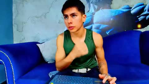 Snapshot of aron_pulse chatting on March 2026 01:37:01 PM aron_pulse online show from March 2026 01:37:01 PM