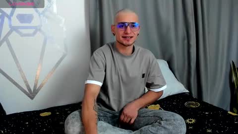 Aron Santoro online show from December 2024 11:33:02 PM