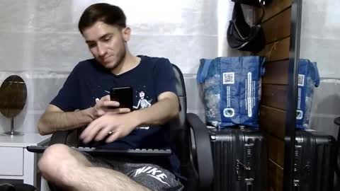 Aron G Franco online show from November 2025 05:41:01 PM