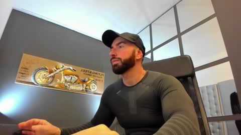 AronGrant online show from February 2025 12:00:01 PM