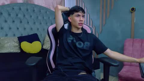 Arontawers online show from February 2026 09:24:01 PM