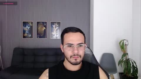 Snapshot of arontrey21_ chatting on September 2025 07:13:02 PM Adrian online show from September 2025 07:13:02 PM