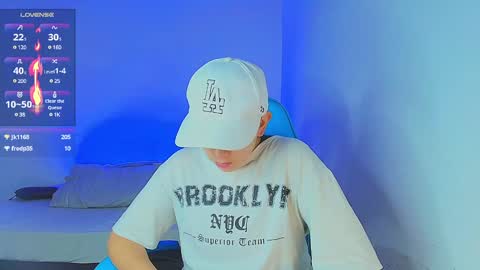 Snapshot of arontroy_wi chatting on January 2025 12:09:01 AM noah and ivy online show from January 2025 12:09:01 AM