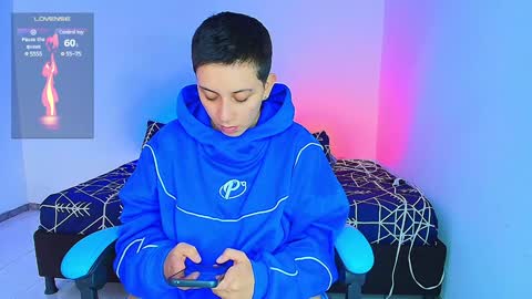 Snapshot of arontroy_wi chatting on January 2025 06:06:01 PM noah and ivy online show from January 2025 06:06:01 PM