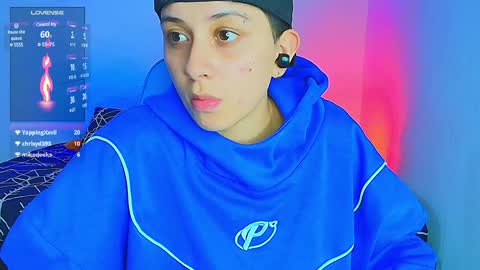 Snapshot of arontroy_wi chatting on February 2025 12:15:01 AM noah and ivy online show from February 2025 12:15:01 AM