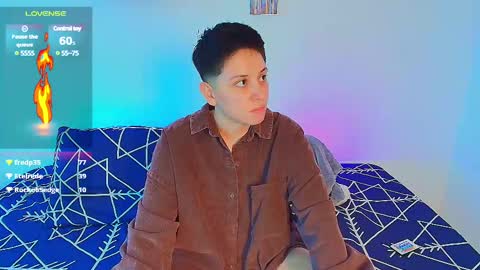 Snapshot of arontroy_wi chatting on March 2025 06:00:01 PM noah and ivy online show from March 2025 06:00:01 PM