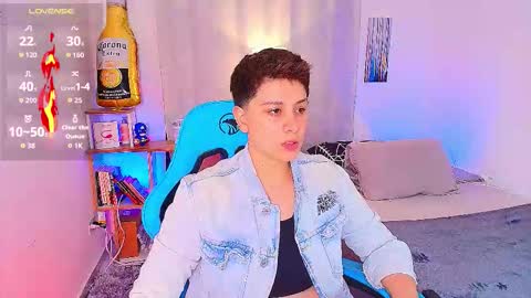 Snapshot of arontroy_wi chatting on September 2025 03:10:02 AM noah and ivy online show from September 2025 03:10:02 AM