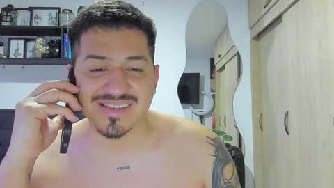 Snapshot of aronwilliams69 chatting on December 2025 02:32:02 AM ARON Independent model online show from December 2025 02:32:02 AM