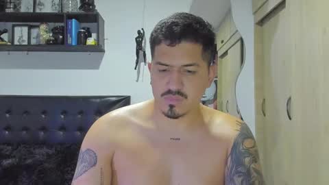 Snapshot of aronwilliams69 chatting on December 2025 03:04:01 AM ARON Independent model online show from December 2025 03:04:01 AM