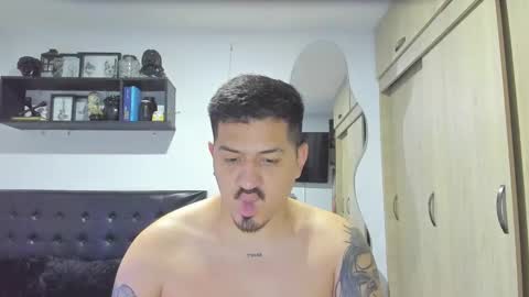 Snapshot of aronwilliams69 chatting on December 2025 12:50:02 AM ARON Independent model online show from December 2025 12:50:02 AM