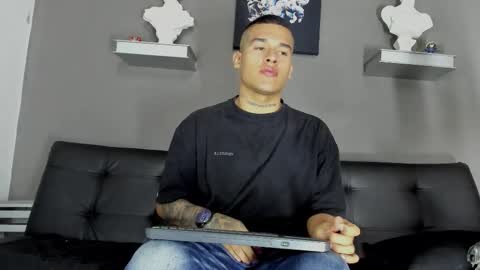 Snapshot of aroon_fit chatting on February 2026 11:59:01 AM AROON HOT online show from February 2026 11:59:01 AM