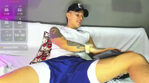 Snapshot of aroon_fit chatting on February 2026 10:42:01 PM AROON HOT online show from February 2026 10:42:01 PM