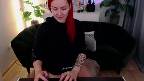 Snapshot of arri_ella chatting on November 2025 12:43:02 AM arri_ella online show from November 2025 12:43:02 AM