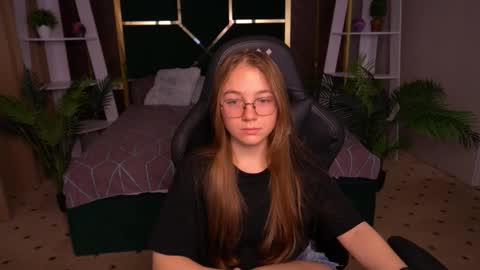 arrinawair online show from November 2025 09:03:01 AM