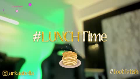 Snapshot of arrkabella chatting on March 2025 08:35:02 PM online show from March 2025 08:35:02 PM