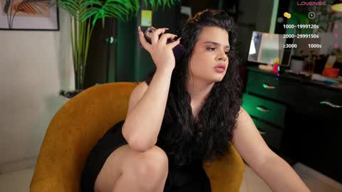 Chloe  online show from December 2024 11:00:01 PM