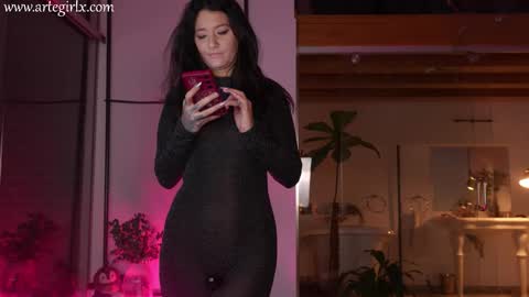 Maya online show from February 2026 11:28:02 PM