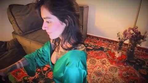 Snapshot of artgea chatting on December 2025 02:05:02 AM Linda independent model artgeea online show from December 2025 02:05:02 AM