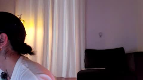 Snapshot of artgea chatting on January 2026 11:09:01 PM Linda independent model artgeea online show from January 2026 11:09:01 PM