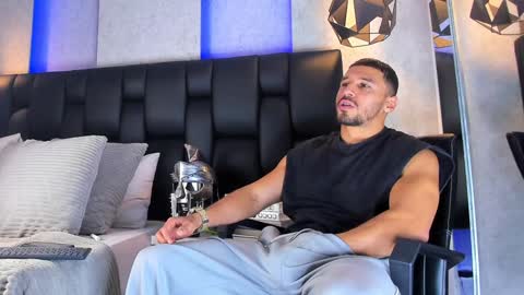 Snapshot of arthurlam chatting on January 2025 10:43:02 PM Arthur online show from January 2025 10:43:02 PM