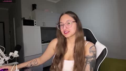 Snapshot of arthurmomaya chatting on February 2026 04:25:02 PM Mia online show from February 2026 04:25:02 PM