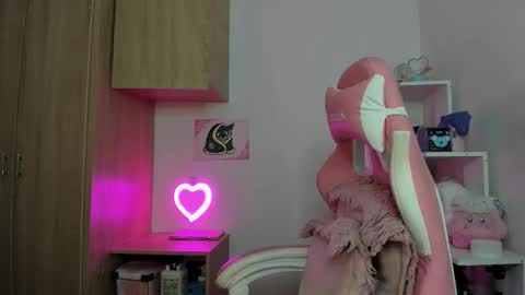 Lenna online show from October 2025 05:11:02 AM