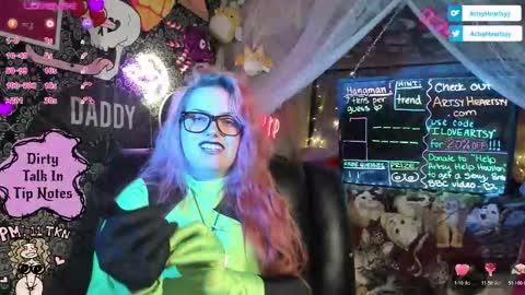 ArtsyHeartsyy online show from December 2025 02:40:02 AM