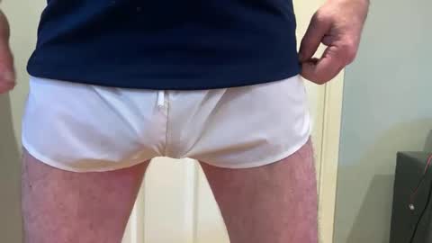 Snapshot of artybee chatting on November 2025 10:14:02 AM artybee online show from November 2025 10:14:02 AM