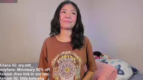 Snapshot of ary_and_kel chatting on December 2024 10:02:02 PM Ariana and Kelsieh online show from December 2024 10:02:02 PM