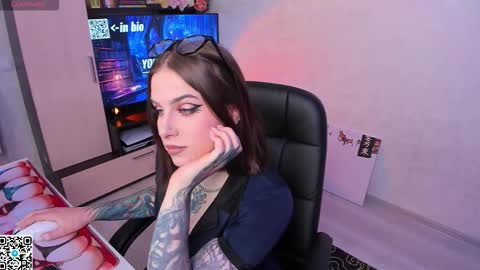 Snapshot of arya_deepthroat_queen chatting on September 2025 08:41:02 PM Arya Fn Talented Arya online show from September 2025 08:41:02 PM