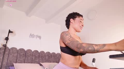 aryascollins online show from April 2026 01:49:01 AM